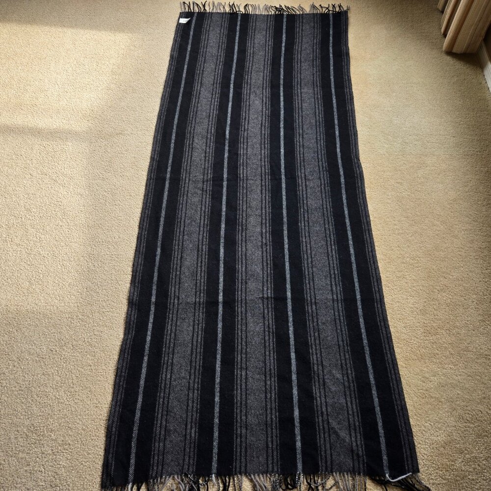 Auxiliary Reversible THICK Wool Scarf---2 SCARVES IN 1! Aritzia - Picture 2 of 13
